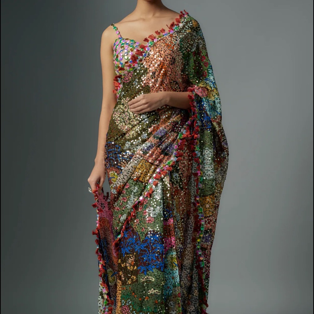 AISHA RAO
Multi-Colored Sequinned Trencadis Saree Set